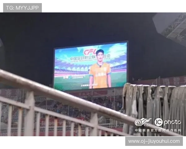 张掖足球热潮兴起当地球迷踊跃购球掀起全民运动新风尚